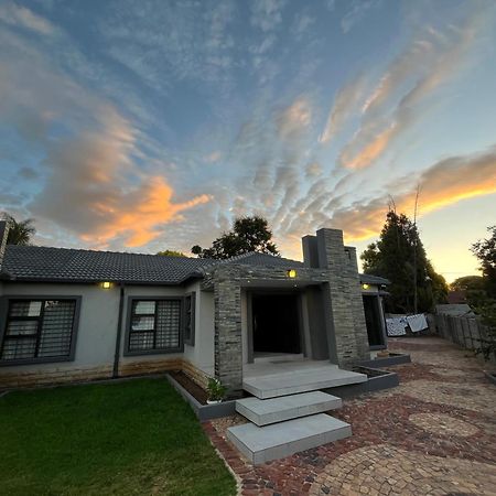 The Benjamin Accomodation Edenvale Bagian luar foto
