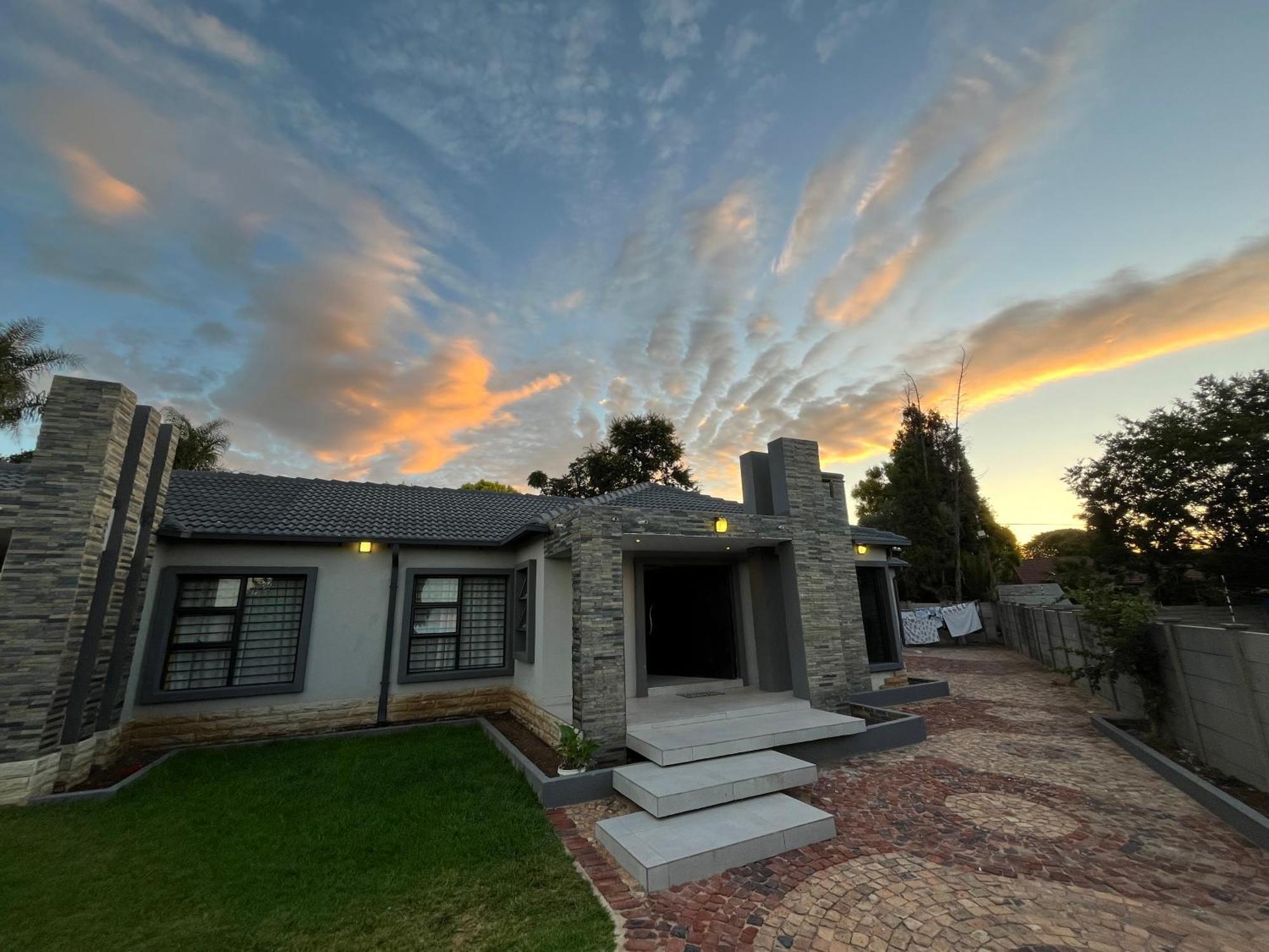 The Benjamin Accomodation Edenvale Bagian luar foto